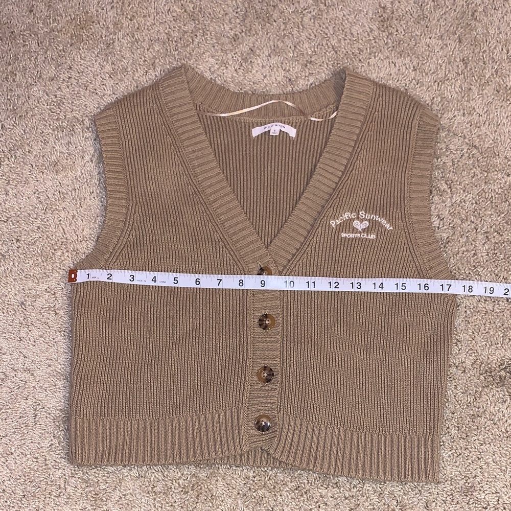 PacSun Women’s Pacific Sunwear Tan Knit Button Vest Small - Picture 7 of 10